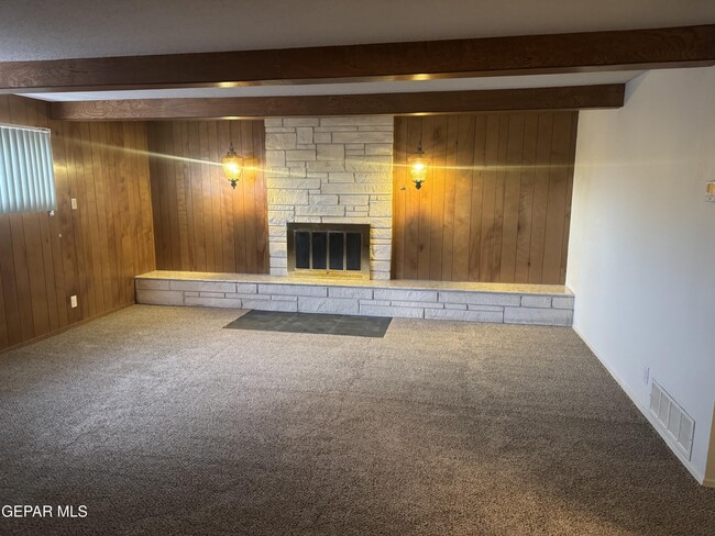 Building Photo - 8800 Sampson Ct