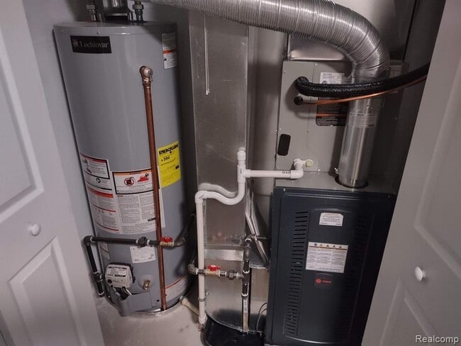 Building Photo - Charming 2-Bed Home in Commerce Township with Modern Amenities