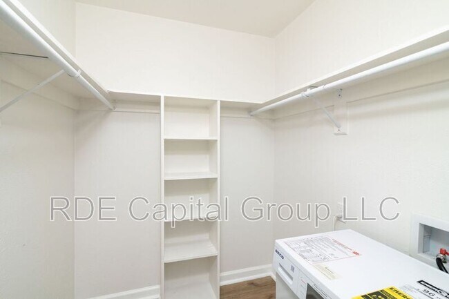 Building Photo - 2816 Throckmorton St