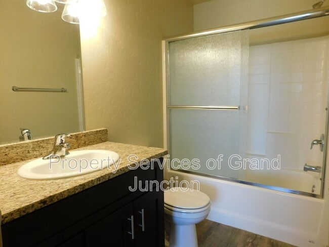 Building Photo - 592 Treviso Ct