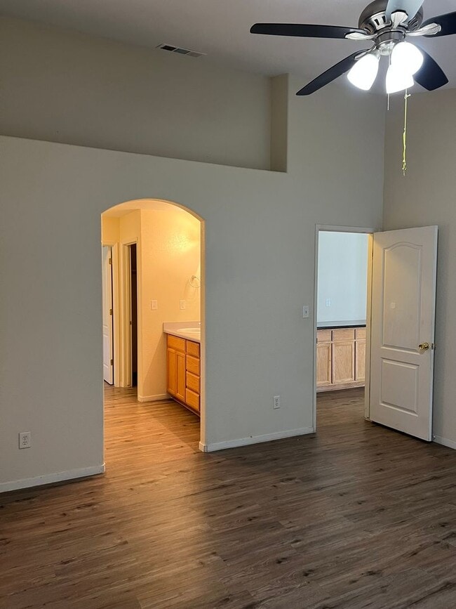 Building Photo - Coming Soon! Charming 3-Bedroom, 2-Bath Ho...