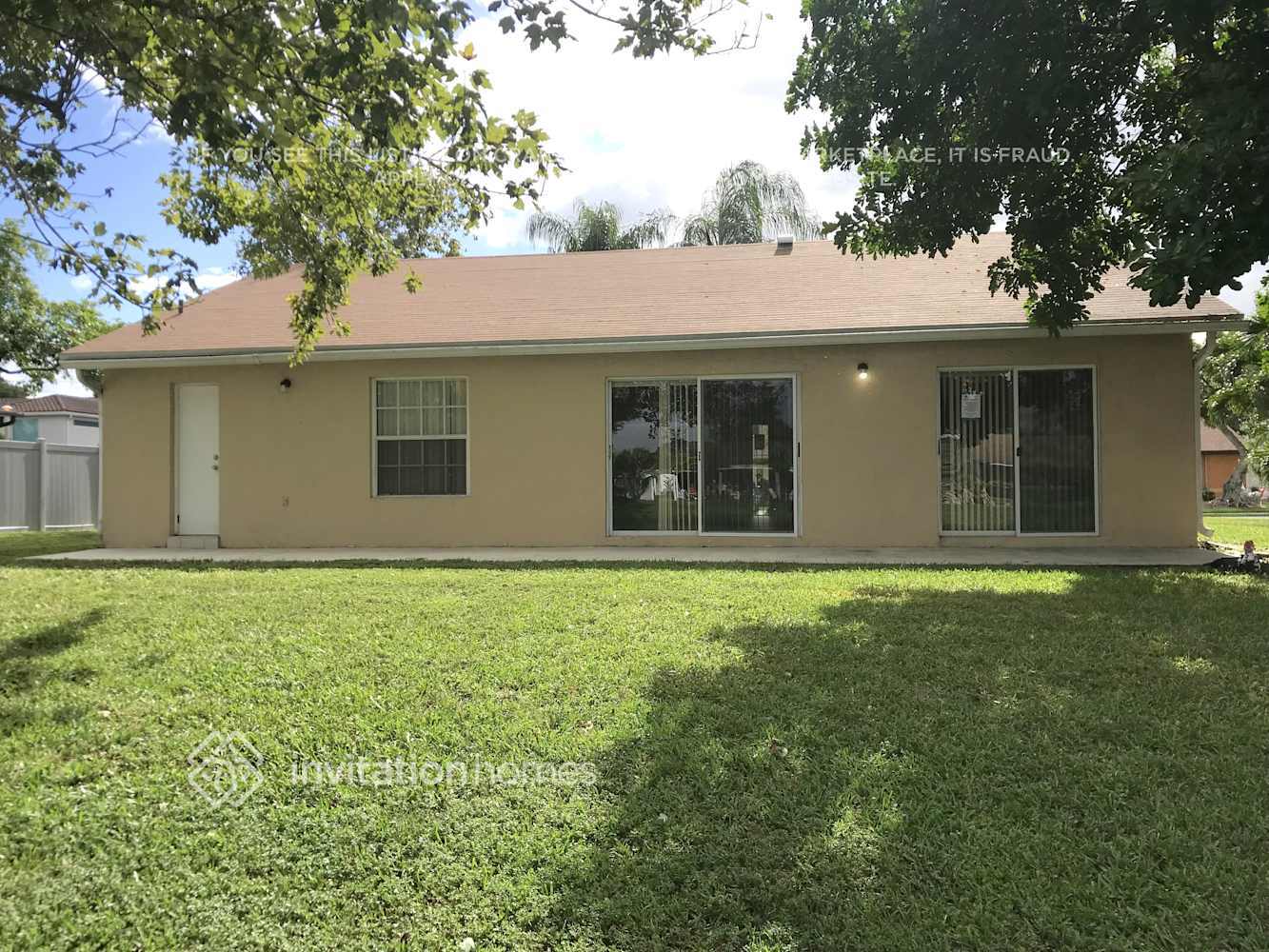 Building Photo - 5521 SW 58th Ct