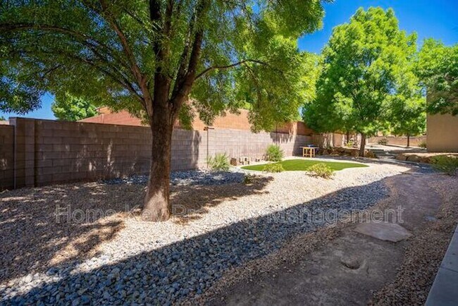 Building Photo - 184 S Valley View Dr