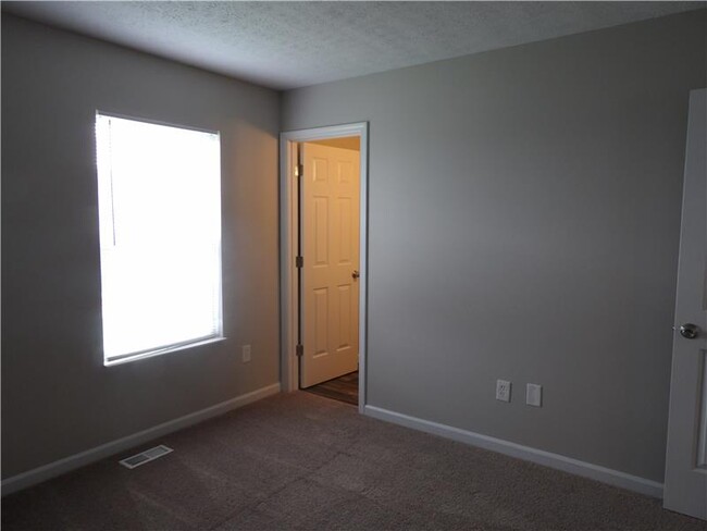 Building Photo - 62 Pine Top Dr