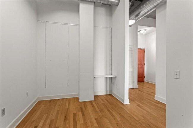 Building Photo - 3820 Roswell Rd NE