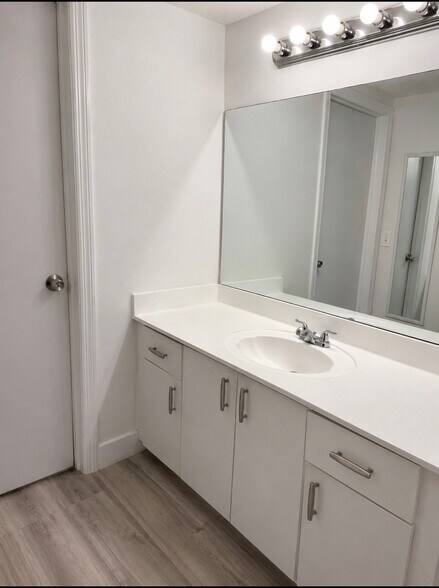 Building Photo - 6960 NW 174th Ter