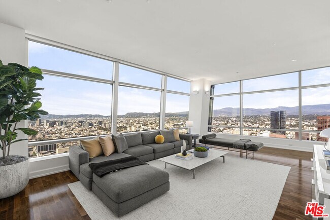 Building Photo - 900 W Olympic Blvd