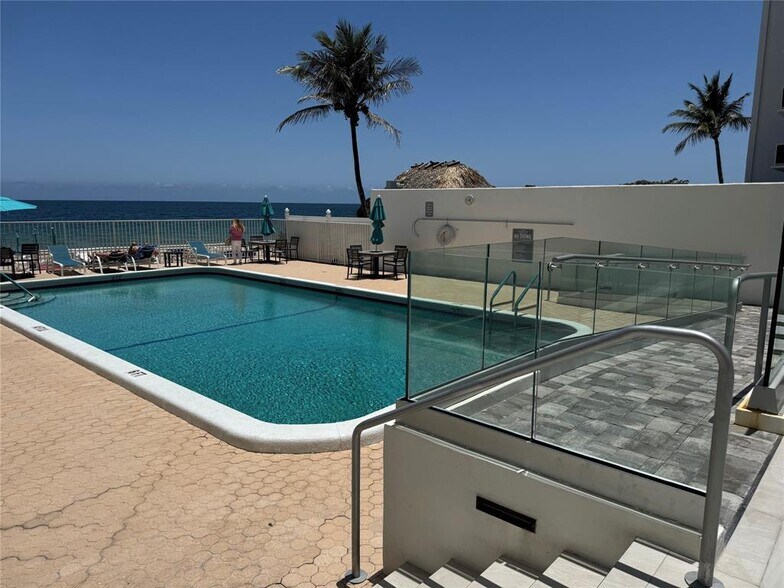 Building Photo - 3750 Galt Ocean Dr
