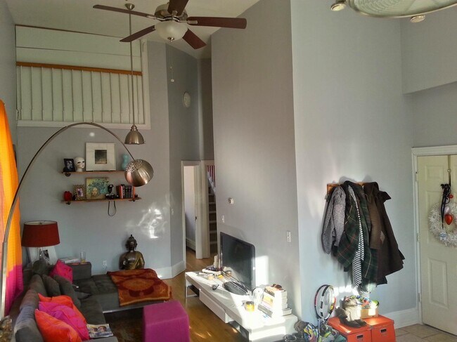 Building Photo - 55 Bright St