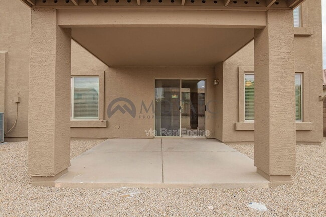 Building Photo - 61 W Hereford Dr