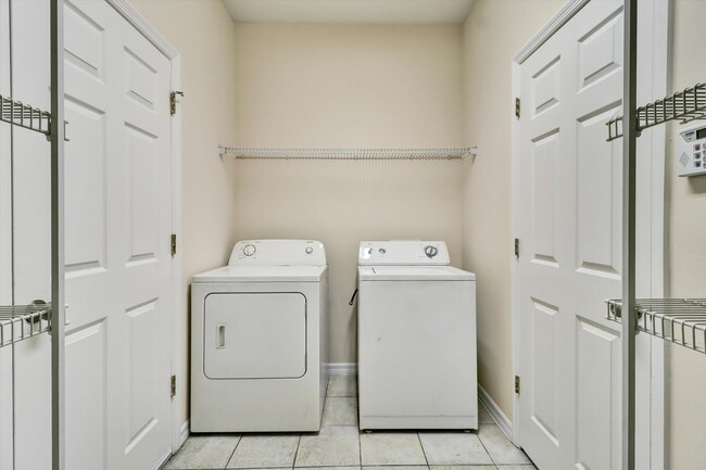 Building Photo - 2719 Portchester Ct