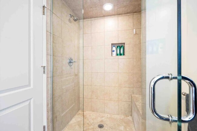 Building Photo - 408 N Windsor Dr
