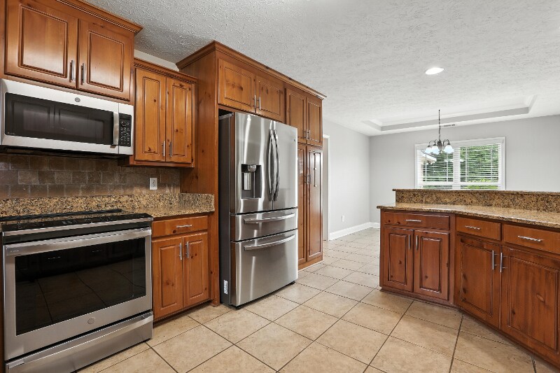 Building Photo - 131 Rock Ct