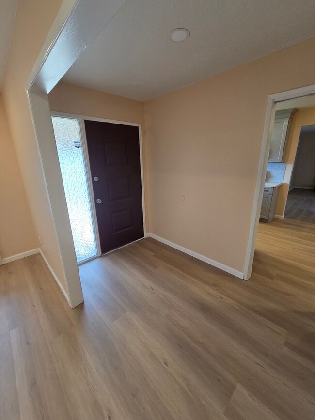 Building Photo - Newly remodeled 3 bedroom 2 bathroom home - $200.00 Move In Special off First Month Rent