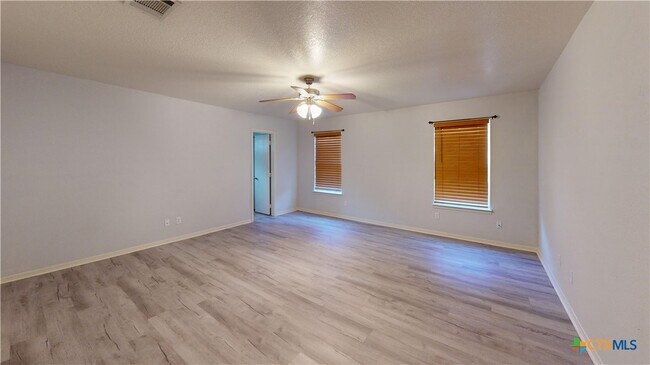 Building Photo - 3611 Selena Dr