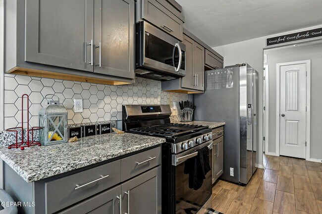 Building Photo - 404 Villa Ysleta