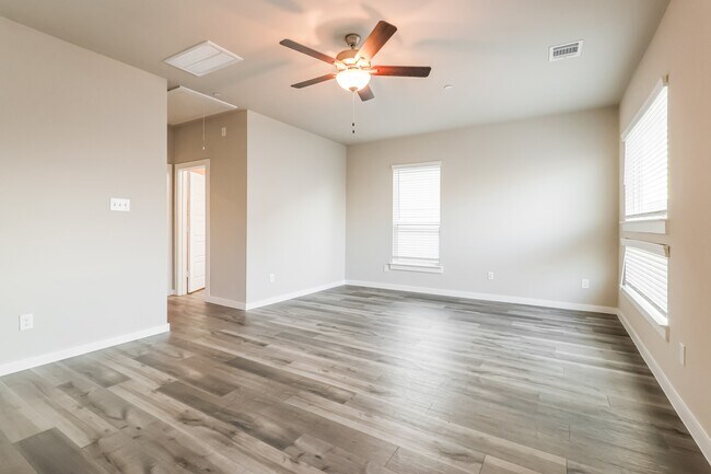 Building Photo - 337 N Centro Cir