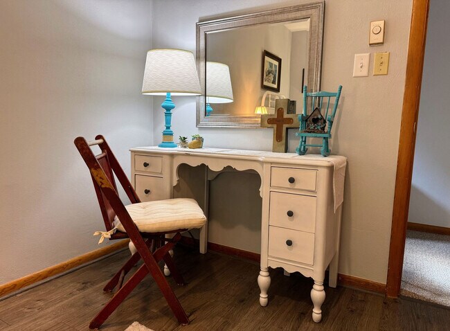 Building Photo - 56500 Penn Rd