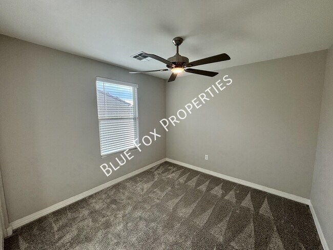 Building Photo - 1048 E Descent St