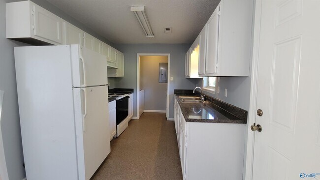 Building Photo - 6117 Melrose Rd NW