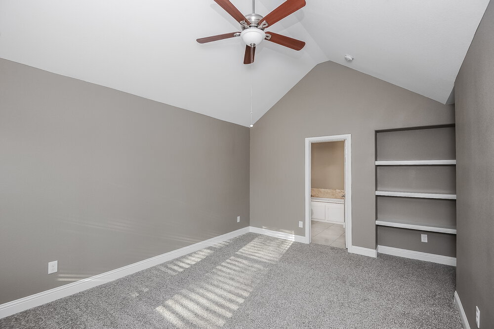 Building Photo - 811 N Ridge Dr