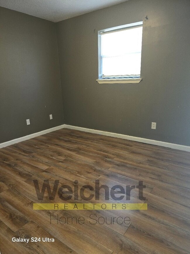 Building Photo - 606 Linda Ln