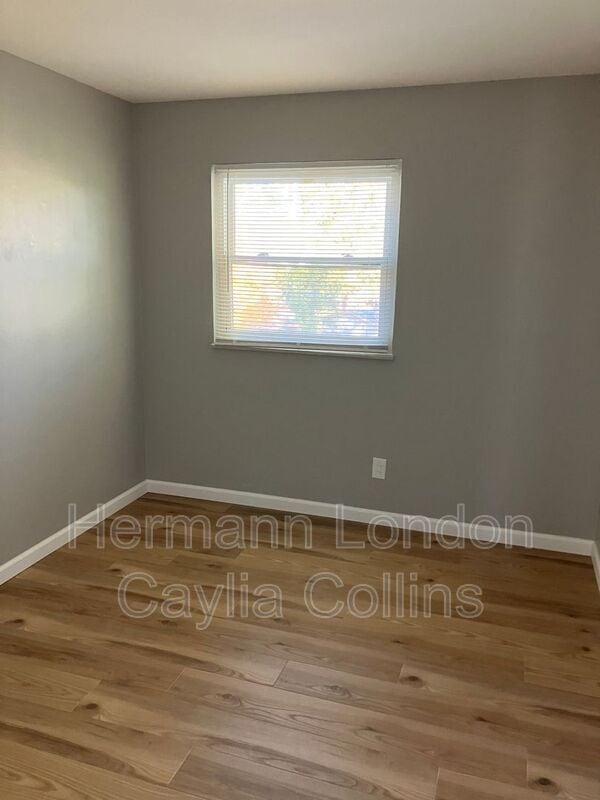 Building Photo - 11016 Saginaw Dr