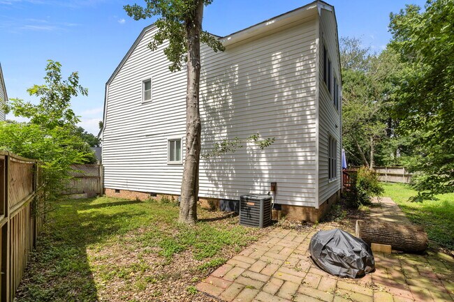 Building Photo - 1025 Still Meadow Ct