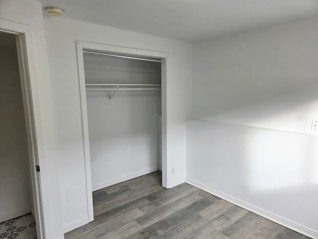 Building Photo - 1968 E 5850 S