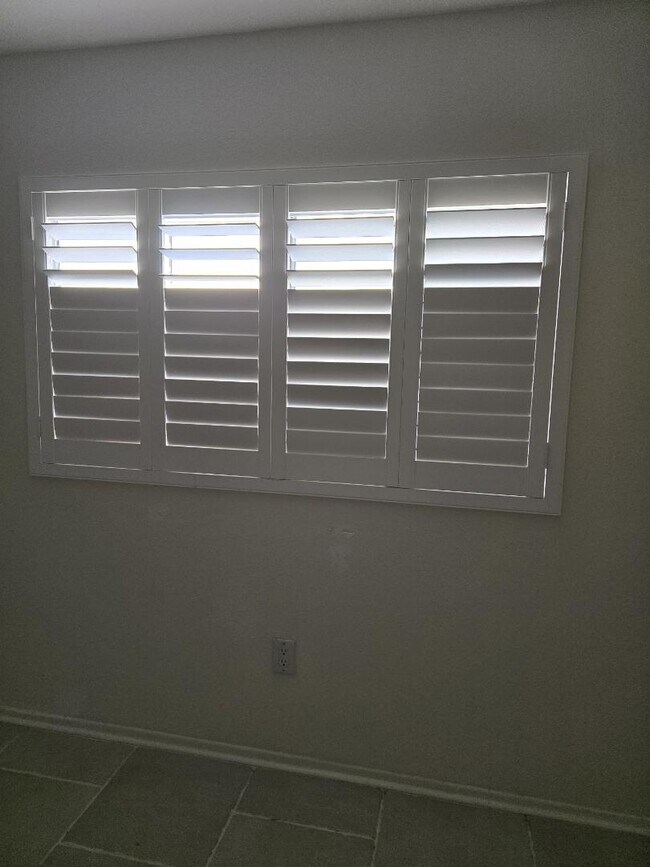 Building Photo - 616 S Santa Fe St