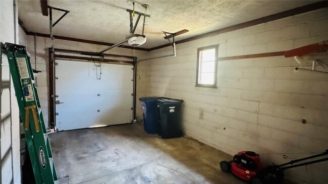 Building Photo - 9319 Aster Ave
