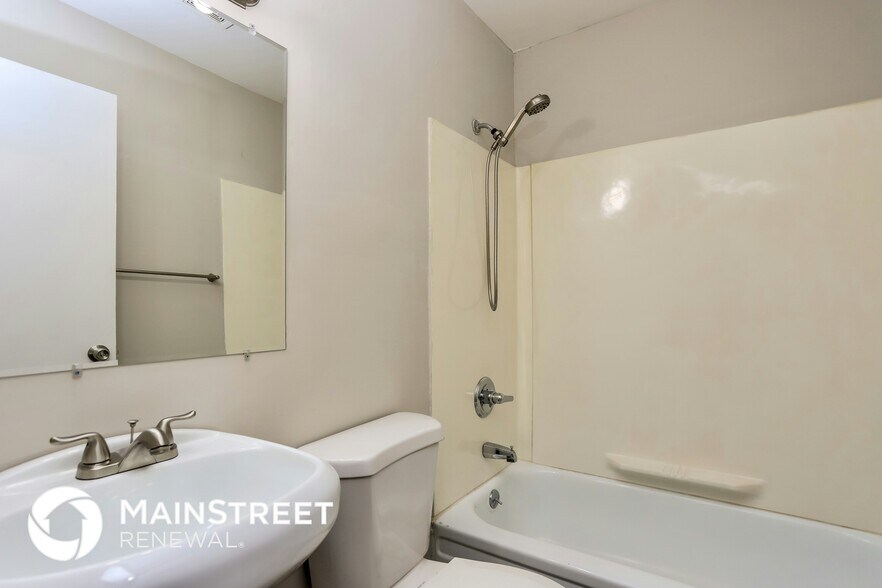 Building Photo - 10309 Galloway Dr