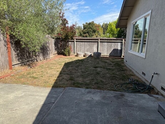 Building Photo - Single Level Remodeled House in Rohnert Pa...