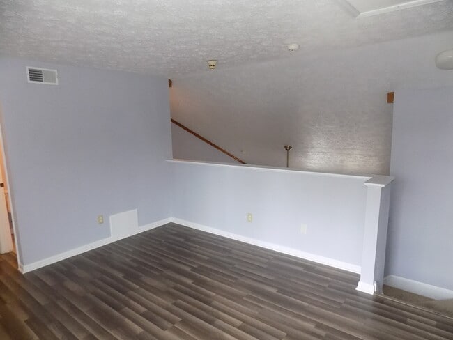 Building Photo - HAMPTON CLUB