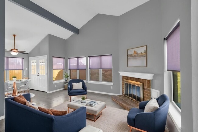 Building Photo - 18534 Meadows Way Dr