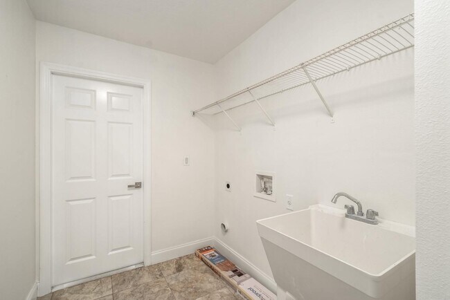 Building Photo - 8511 SE 158th Pl