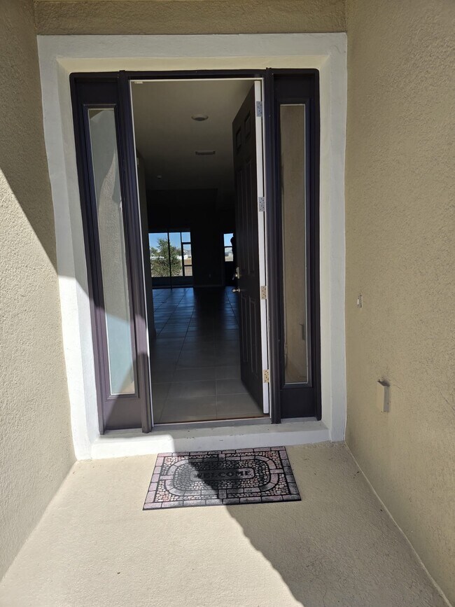 Building Photo - 5833 SW 85th Pl