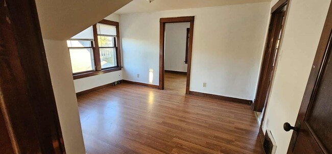 Building Photo - 2011 Monroe St