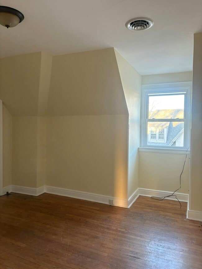 Building Photo - 509 Monroe Ave