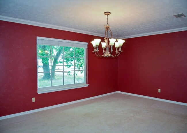 Building Photo - Country Home with 3 Bedrooms and 2 Baths