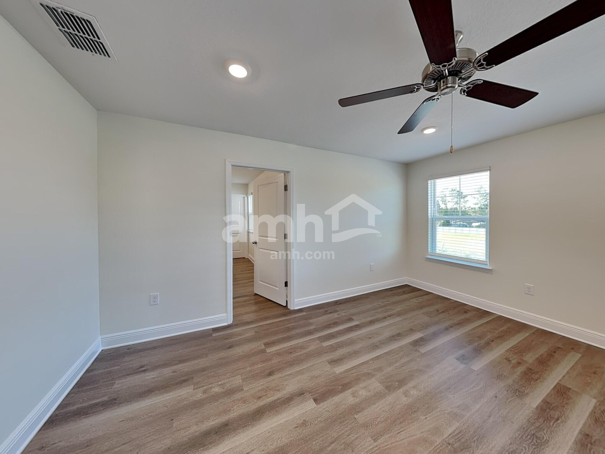 Building Photo - 5998 Pinewood Ests Dr