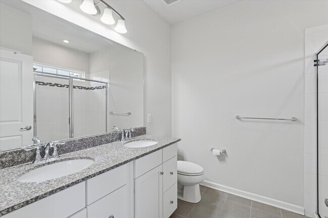 Building Photo - Beautiful 3B/2.5B Townhome in Downingtown ...