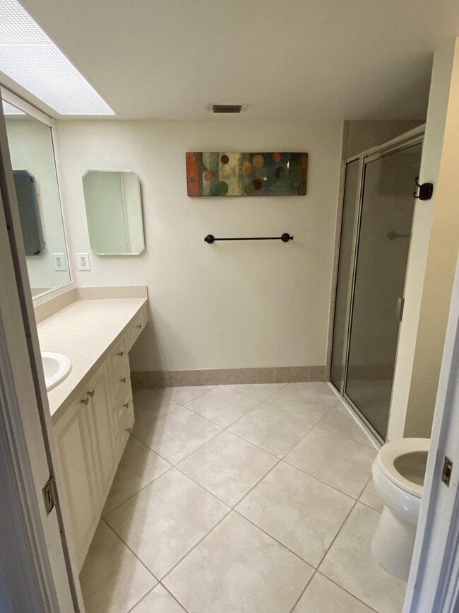 Building Photo - 5621 Coach House Cir