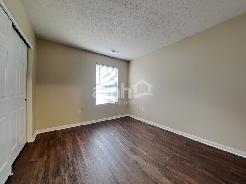 Building Photo - 355 Hennepin Dr