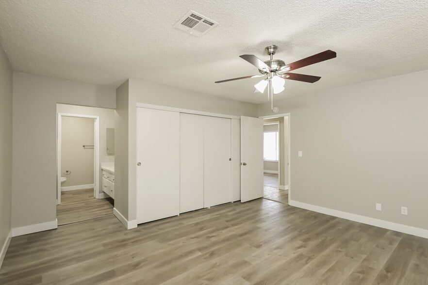 Building Photo - 212 Appian Way