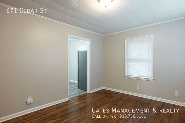 Building Photo - 671 Cedar St