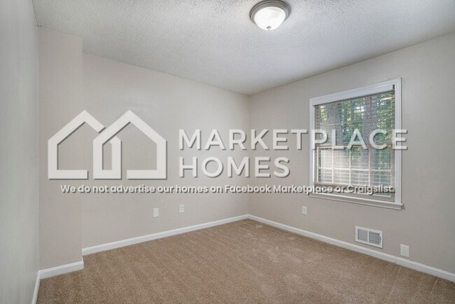 Building Photo - 1051 Scott Rd