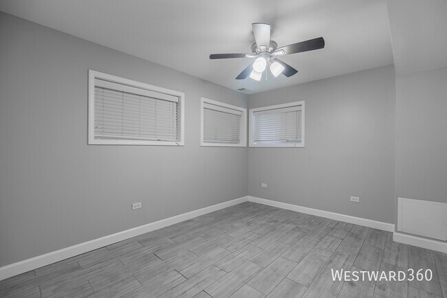 Building Photo - 1906 W 17th St