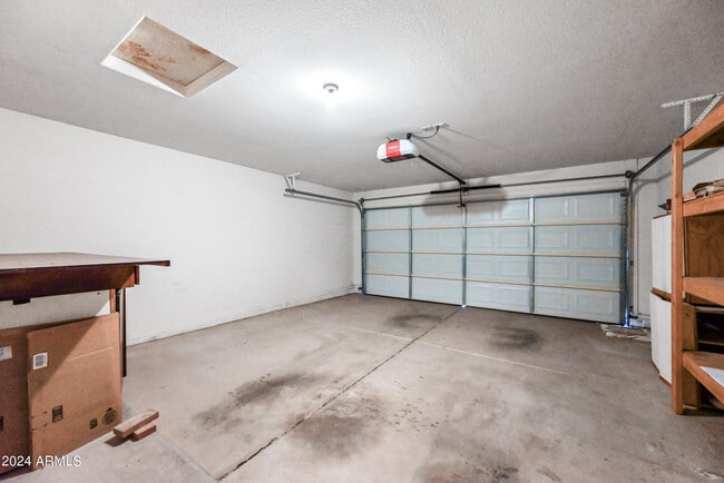 Building Photo - 1719 E Amber Ln