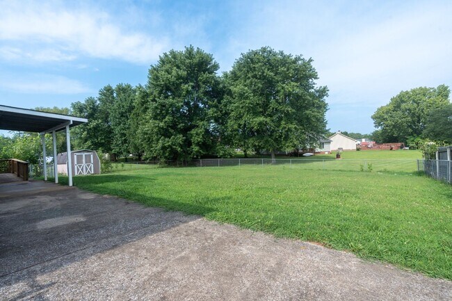 Building Photo - 3704 Trenton Rd